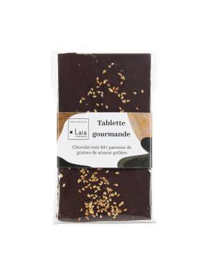 Tablette gourmande de chocolat noir 64% parsemé de graines de sésames grillées